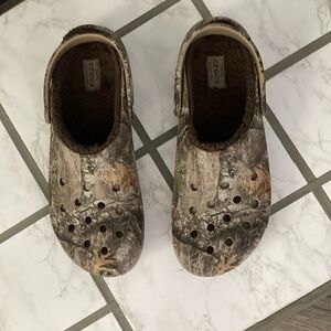 Men’s Dual Crocs Comfort size 13 Realtree lined excellent condition Camo